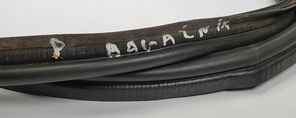 фото №2, Прокладка багажника перед toyota mr2 ii sw20