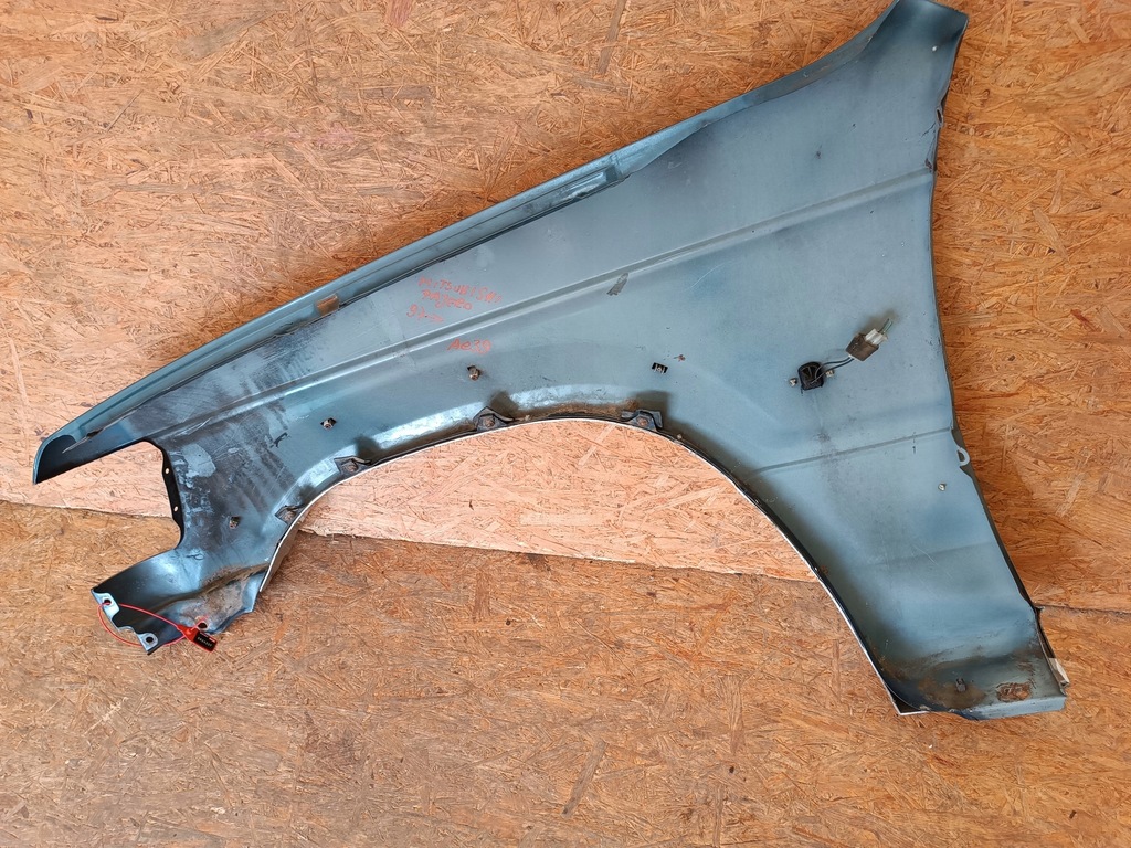 фото №14, Крыло правый перед mitsubishi pajero ii оригинал