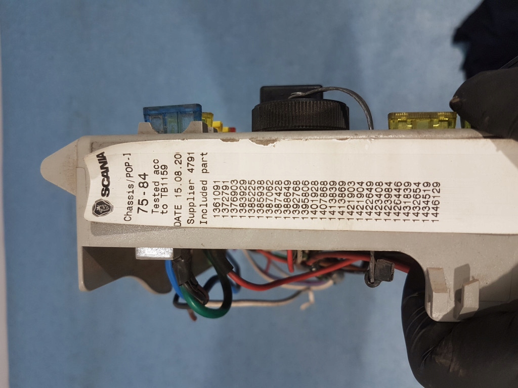 фото №5, Scania 4x2 p94 коробка предохранителей 1398062