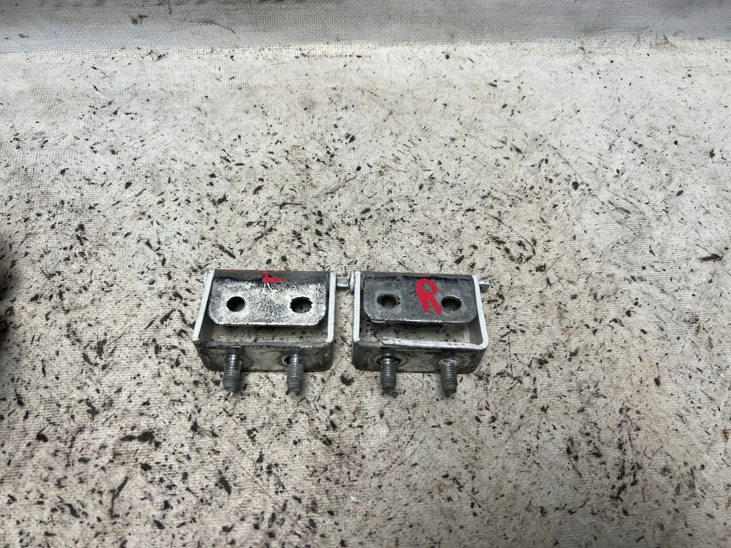 фото №1, Nissan qashqai j10 петля петли крышки багажника