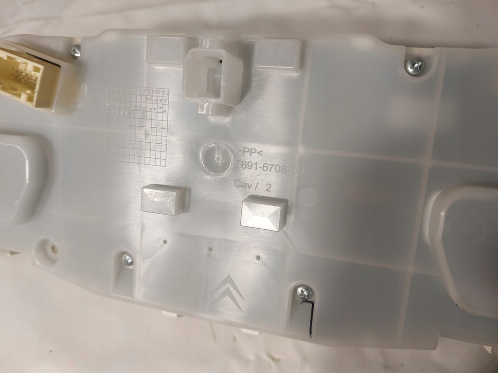 фото №10, Счетчик приборы peugeot 208 i eu