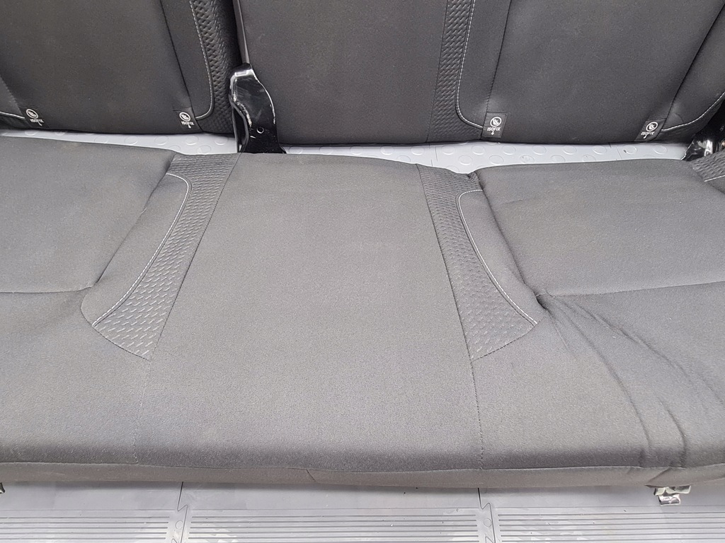 фото №16, Dacia sandero ii lift сиденья заднее сиденье