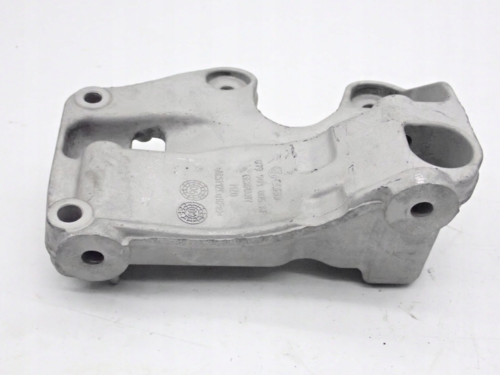 Кронштейн кронштейн генератора audi q7 079903805af Ціна
