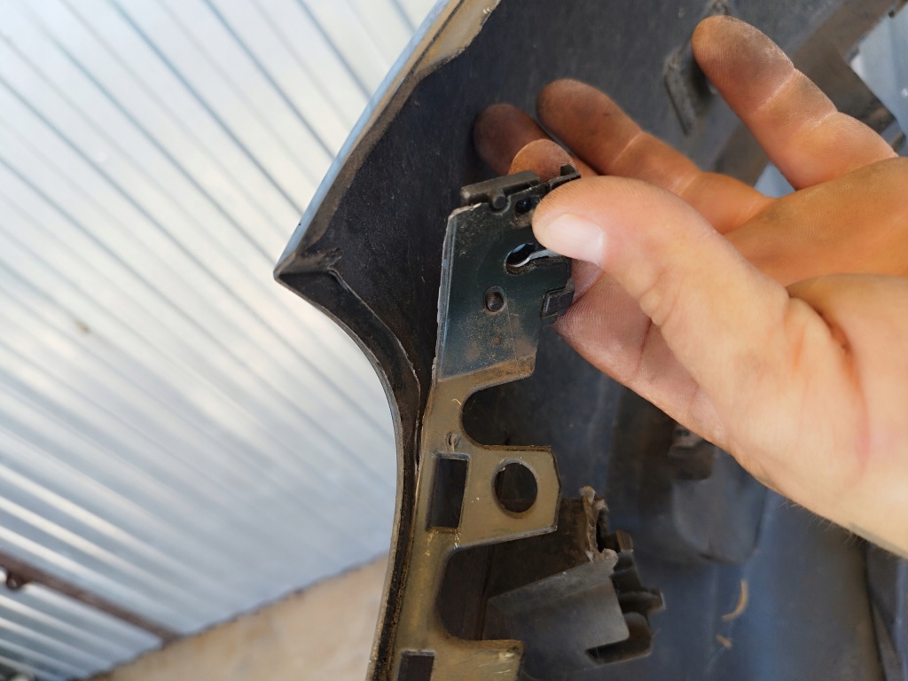 Бампер перед 6x датчик pdc audi a3 8p lift 2008-2012 колір lz6e Зі Шроту