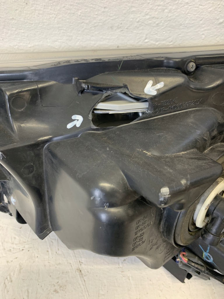 фото №10, Правая лампа перед toyota hilux 8 viii led