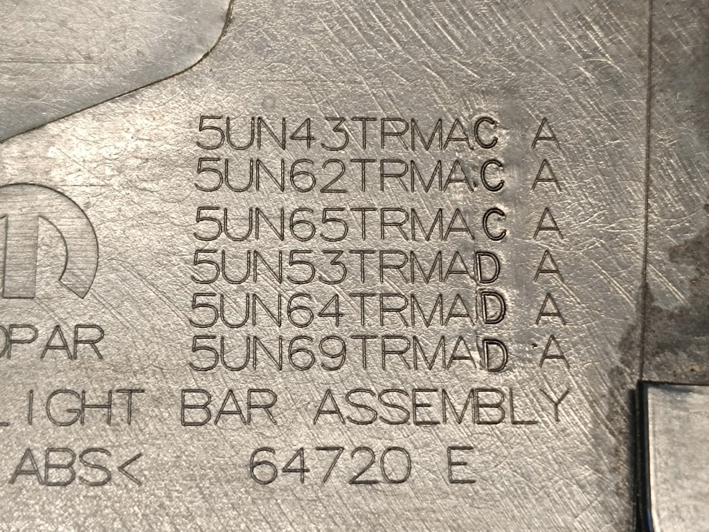 фото №11, Jeep compass 2 ii 2.4 pb 182km 4x4 2020 r накладка молдинг крышки багажника задняя