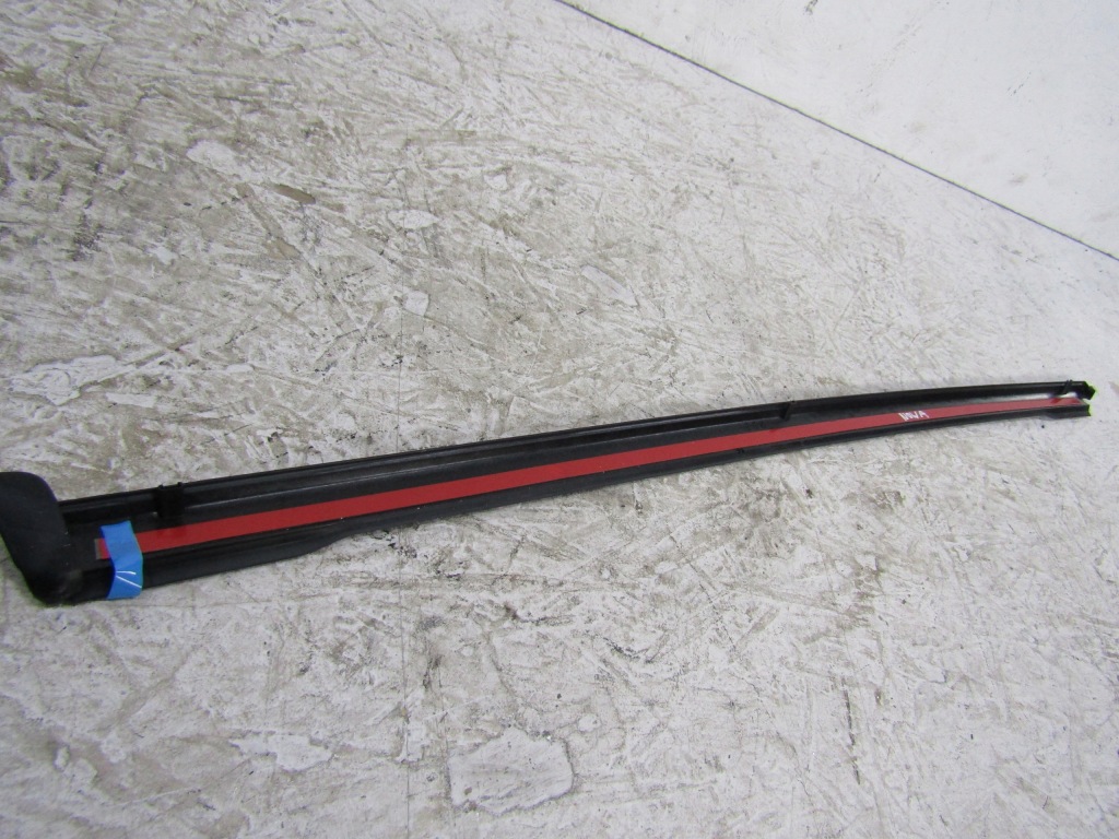 фото №5, Vw up молдинг стекло zgarniającej левая задняя 1s4