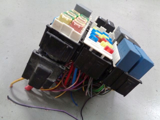 фото №3, Ford ecosport ii 14 1.0 eb коробка запобіжників