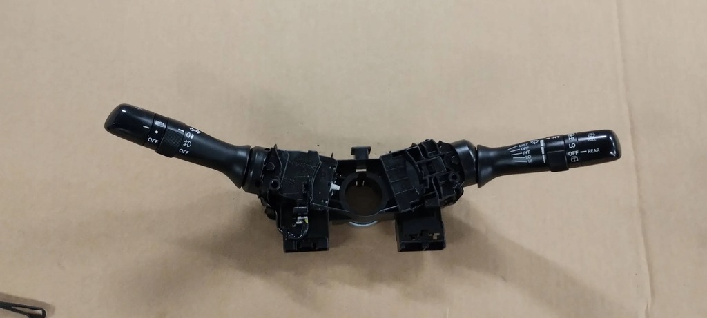 фото №1, Toyota auris i переключатель комбинированный