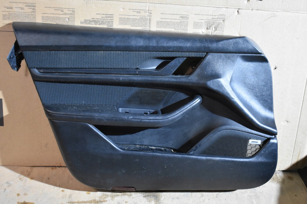 фото №1, Оббивка обшивка двері передній лівий porsche taycan 1