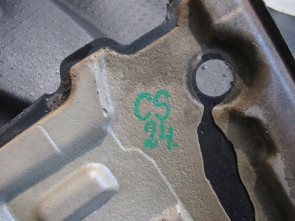 фото №7, Vw t6 transporter резиновый обшивка коврик кабины перед