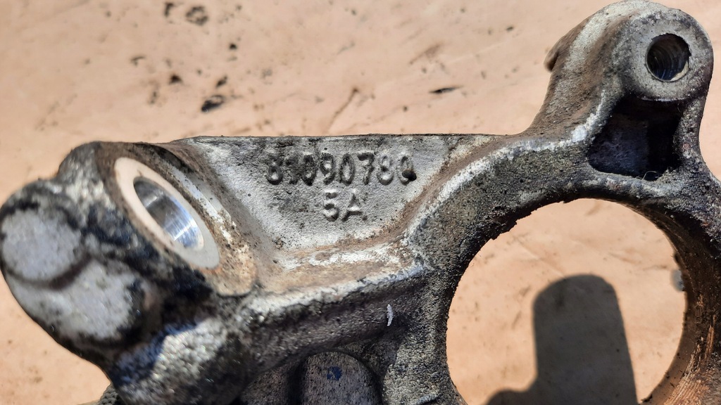 фото №5, Подушка двигуна volvo v50 1.6hdi 810907805a