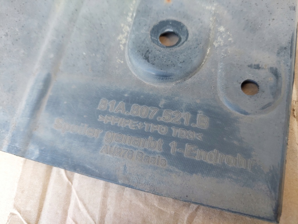 фото №8, Audi q2 810 16r . бампер задня. a509