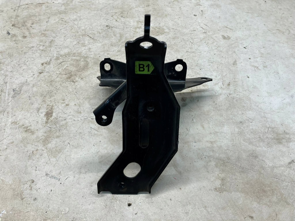 фото №8, Yaris iii lift 1.5 vvti benz кронштейн подушка двигателя коробки передач левая b1