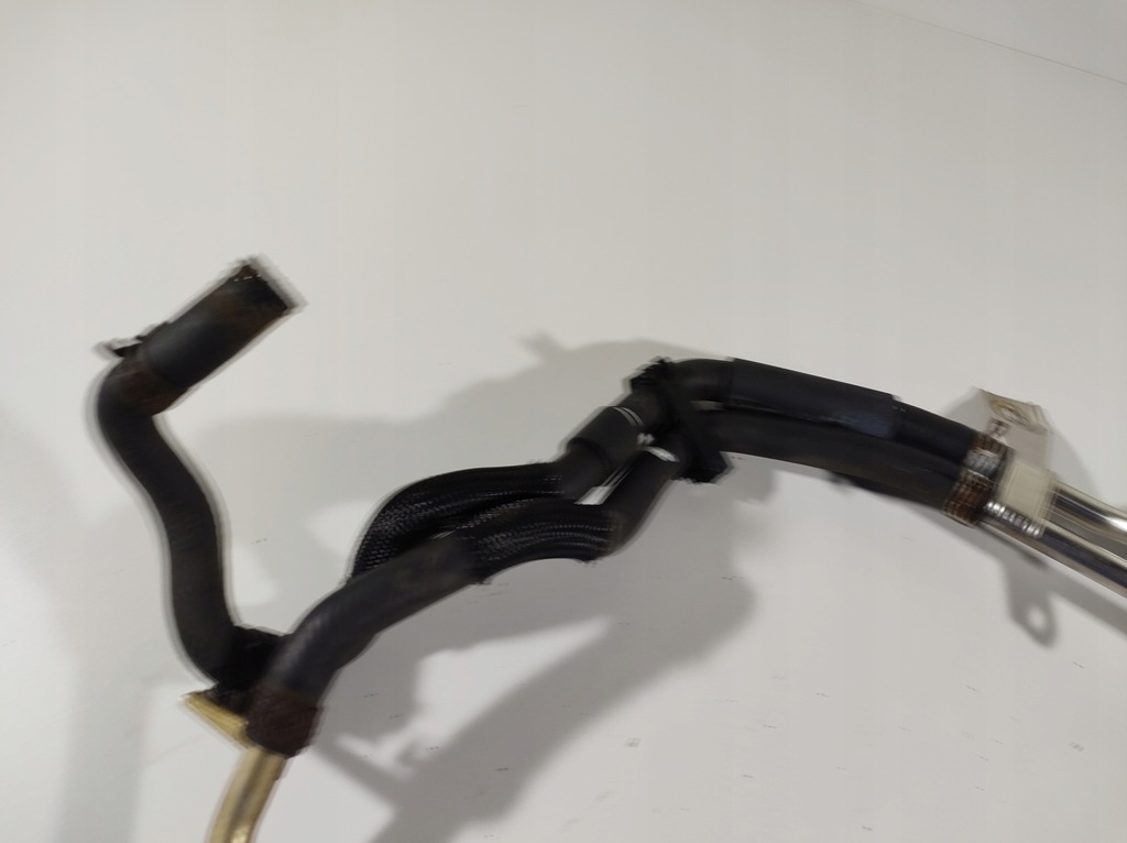 фото №16, Lexus is300h 13r wąż шланг wody