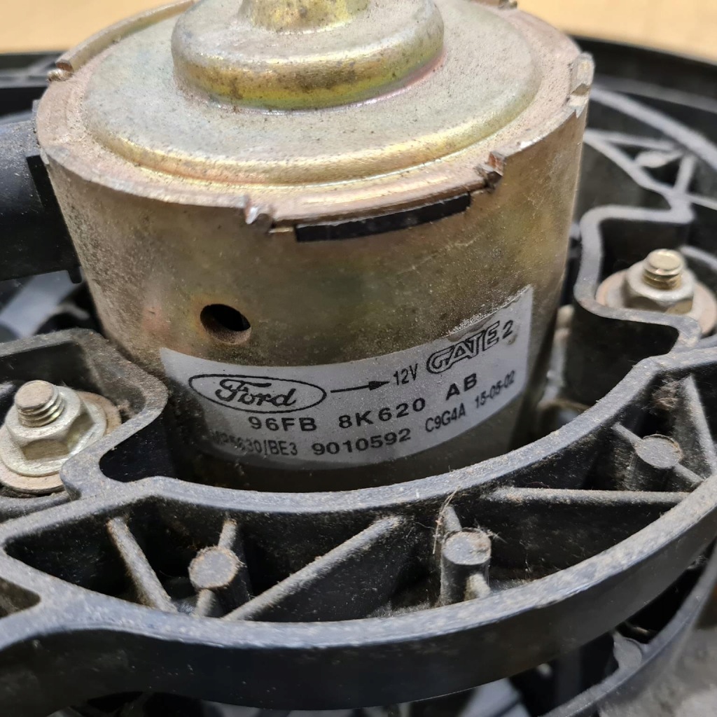 Ford fiesta mk4 iv 1.3 вентилятор радиатора воды жидкость Цена