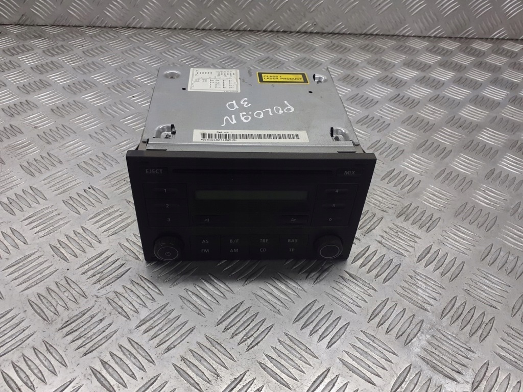 фото №1, Радио заводской vw polo 9n 6q0035152b