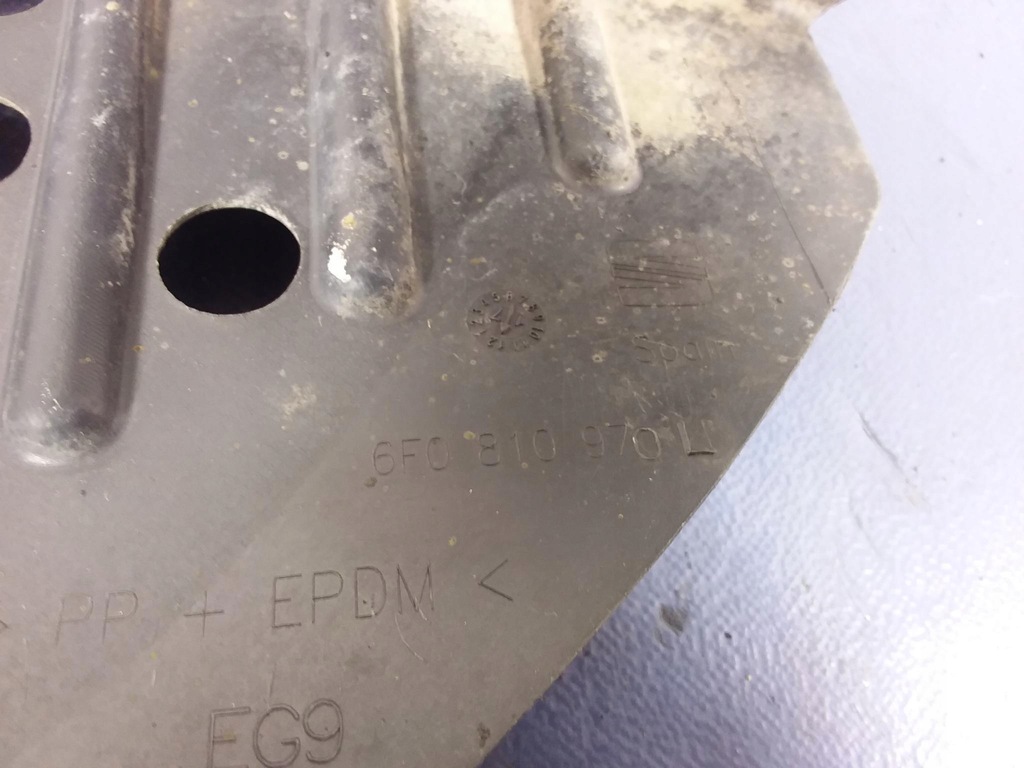 фото №7, Seat ibiza v hb подкрылок задняя правое 6f0810970