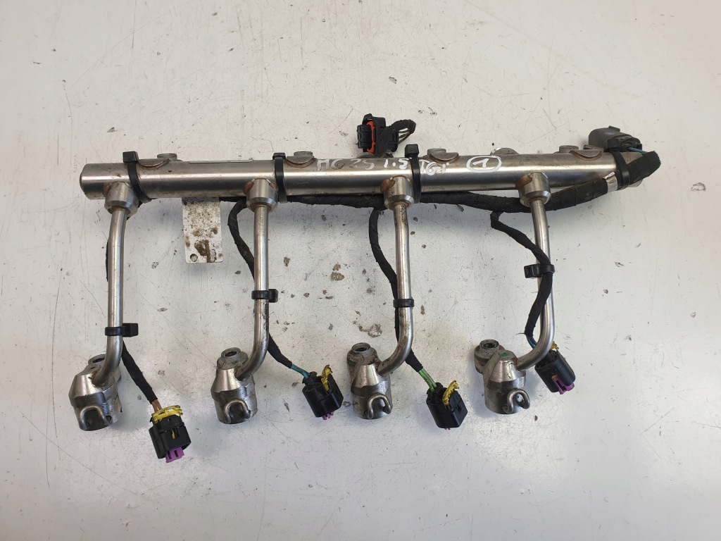 фото №1, Mg zs 1.5 tgi молдинг упорскування