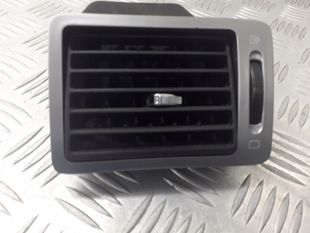 фото №1, Решётка обдув правая peugeot 307 sw 1.6 9634498977