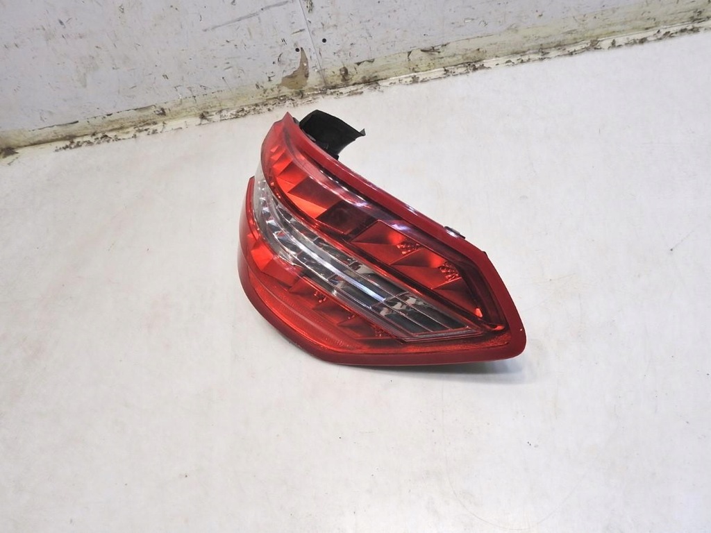 фото №7, Лампа правая задняя задняя led mercedes w212 kombi a055364