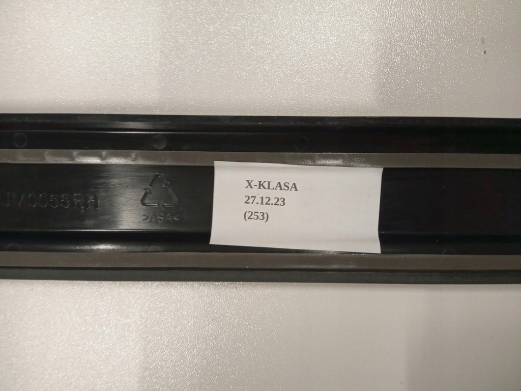 фото №13, Елементи кріпильні декоративні кришки кузов mercedes x470 w470