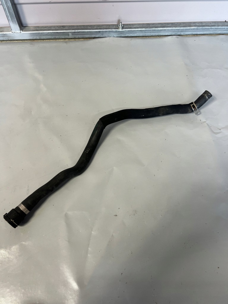 Купить Bmw e90 e91 e92 труба пабтрубок  шланг воды 6951946