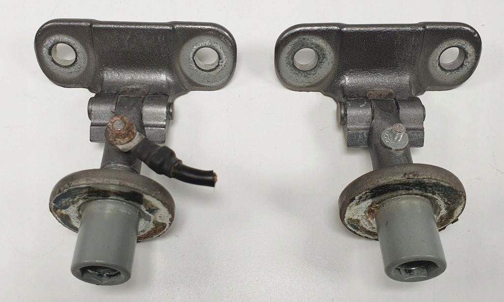 фото №1, Петли крышки задняя discovery iv l319 пара