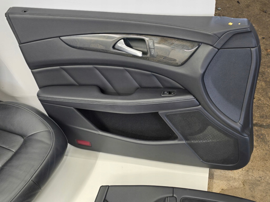 фото №16, Mercedes cls w218 kombi amg сидіння заднє сидіння обшивки підігрів