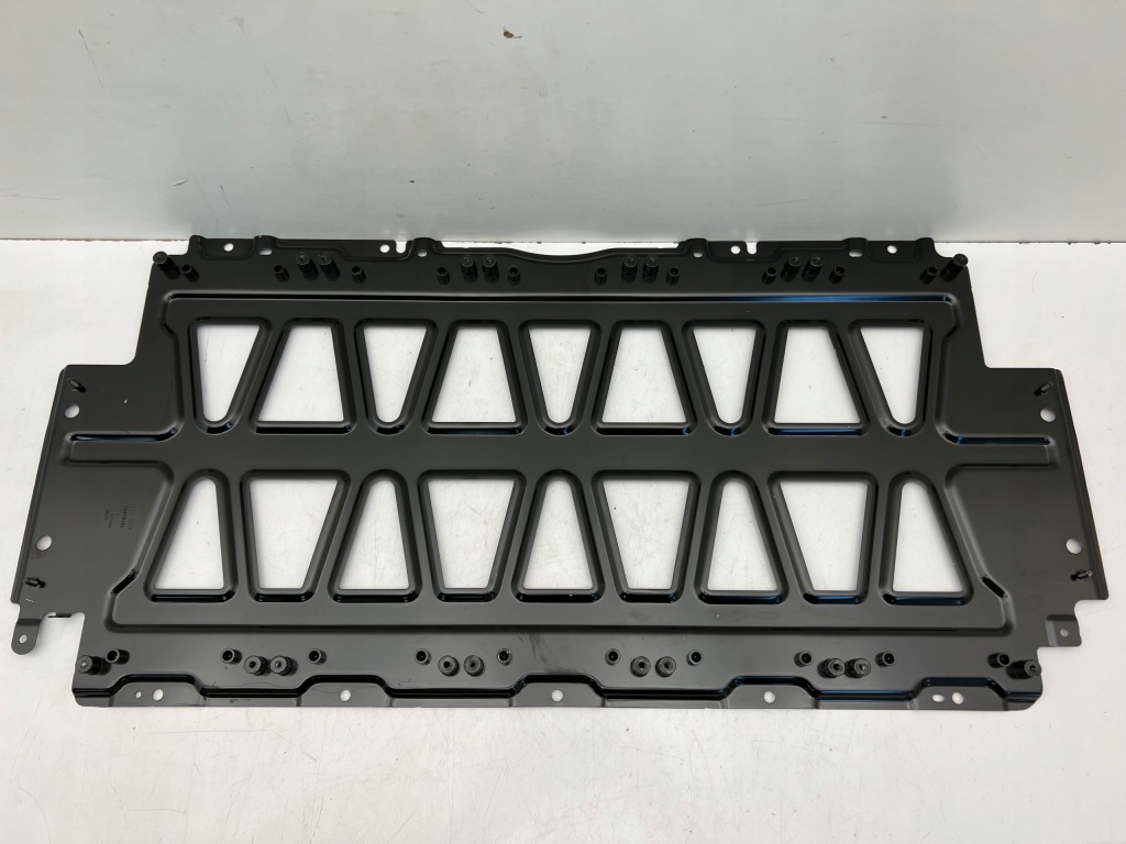 фото №1, Volvo c40 recharge защита аккумулятора плита панель