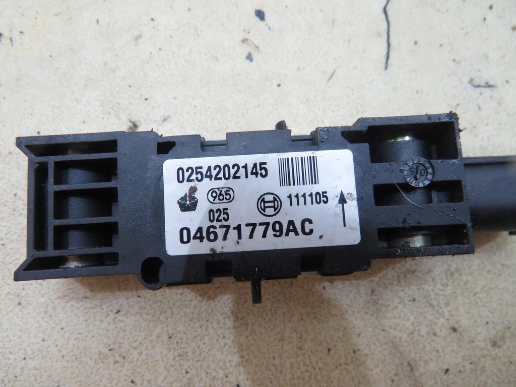 фото №7, Датчик удару jeep wk 04671779ac