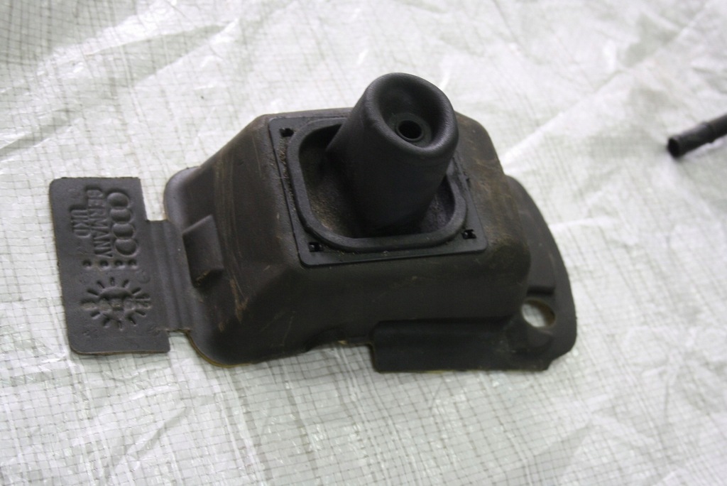 фото №6, Шумоизоляция выборщик audi a3 8l fl hb 8l0863875c