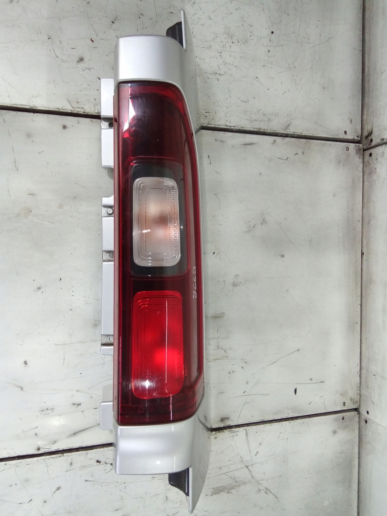 фото №1, J662 лампа правий задня renault trafic iii