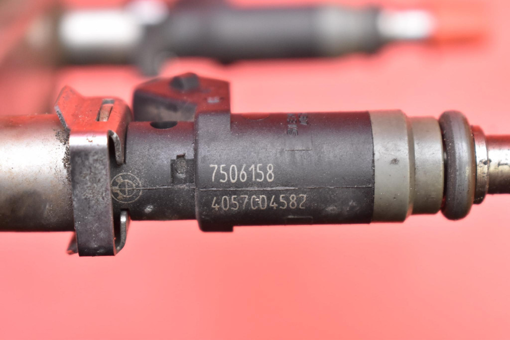 фото №8, Молдинг упорскування форсунки 7506158 bmw e46 1.8 valvetronic 116 km 01-06