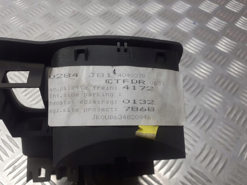 фото №2, Панель перемикачів renault espace iv 1.9 dci 8200028150