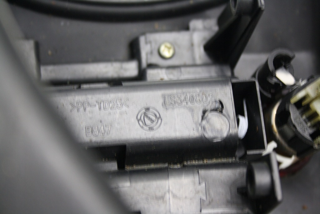 Туннель средний панель  alfa romeo 147 Цена