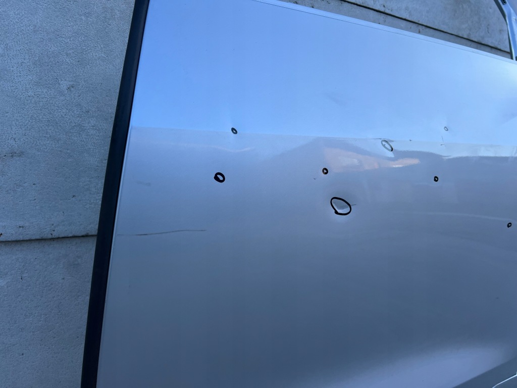 Двері audi etron 4k 4ke задній лівий Недорого