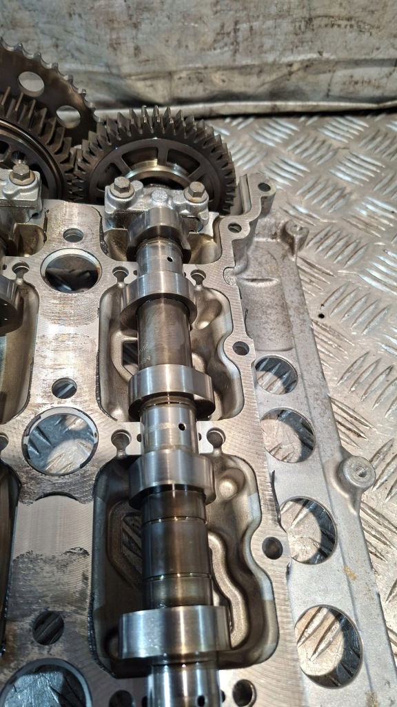 Кришка клапанів з розподільчі вали renault megane ii 2.0dci Зі Шроту