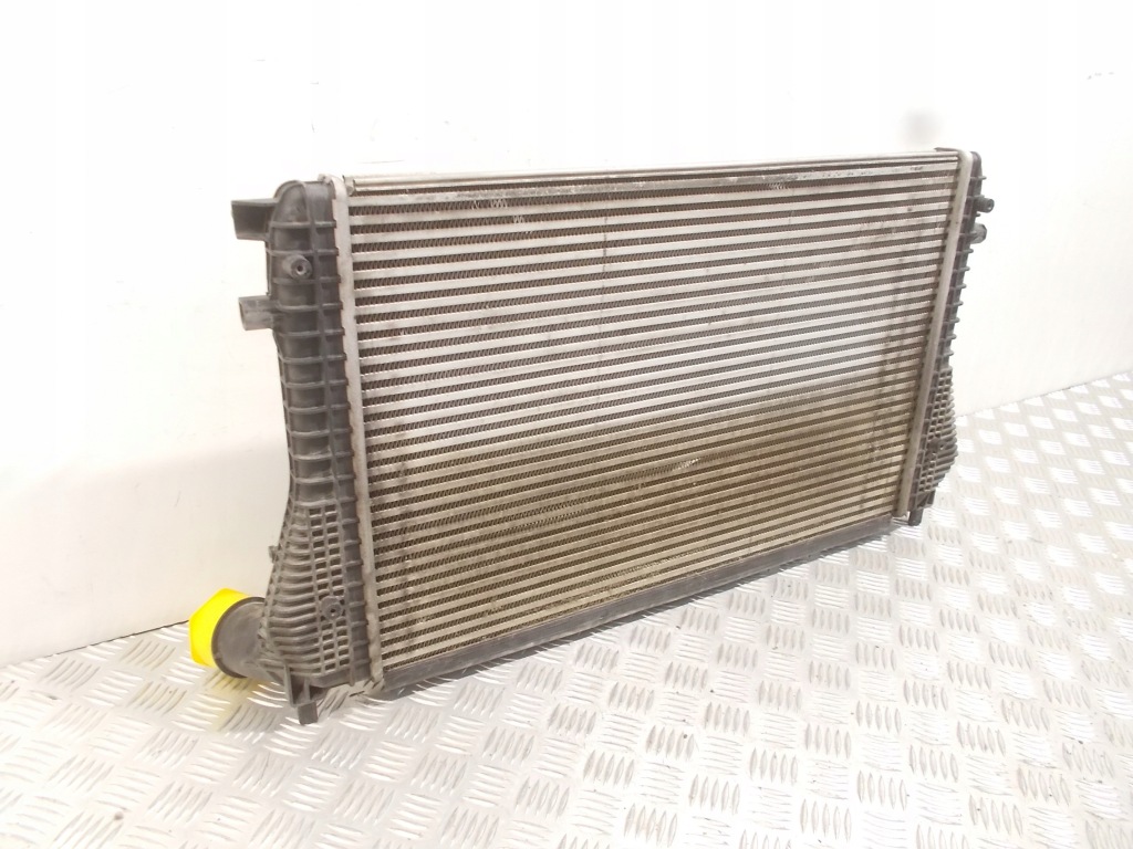 Радіатор інтеркулер vw audi seat skoda 1k0 03-20 1k0145803as оригінал Київ