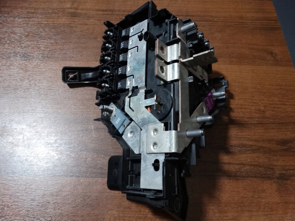 фото №1, Idealny распределитель тока mercedes w205 1