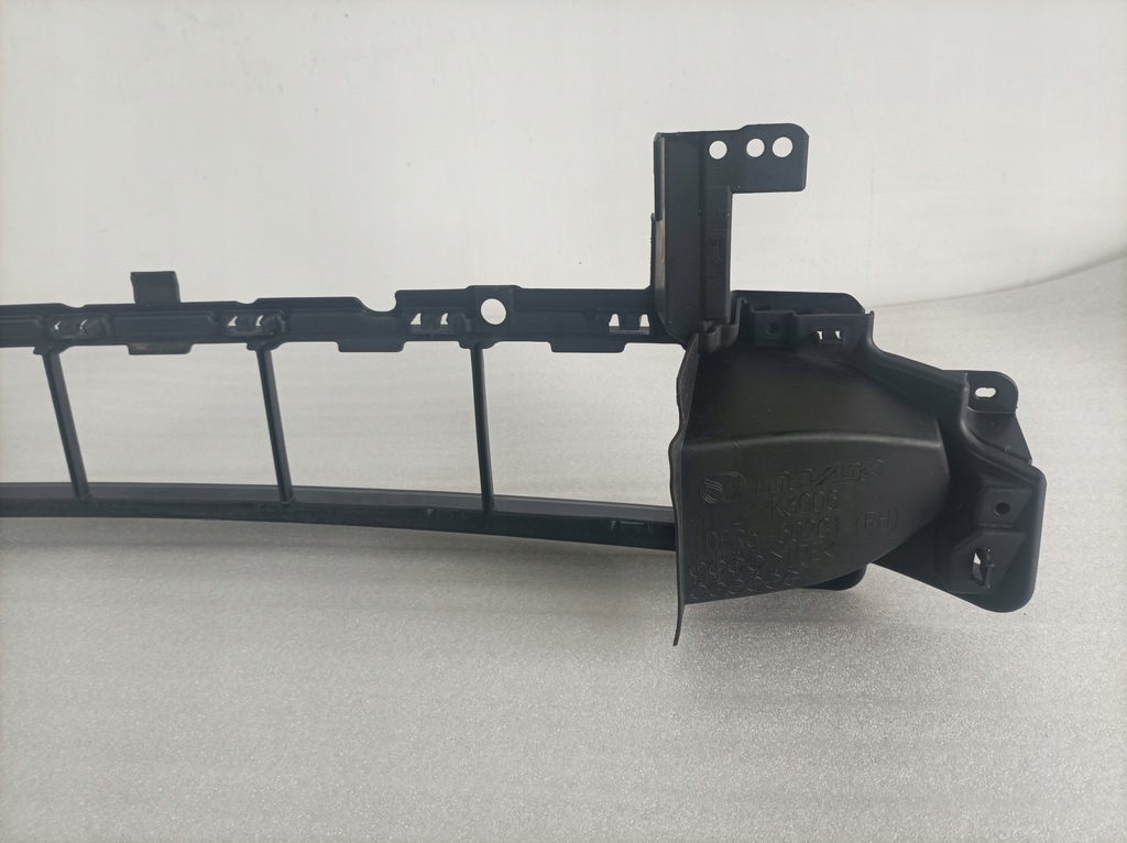 фото №8, Mazda cx30 решітка середня бампера dfr5-502g1