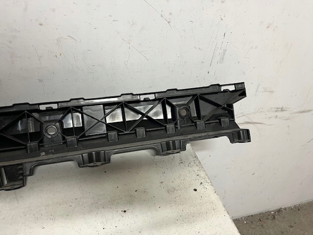 фото №5, Направляющая бампера vw t-roc 2ga 2ga807863a