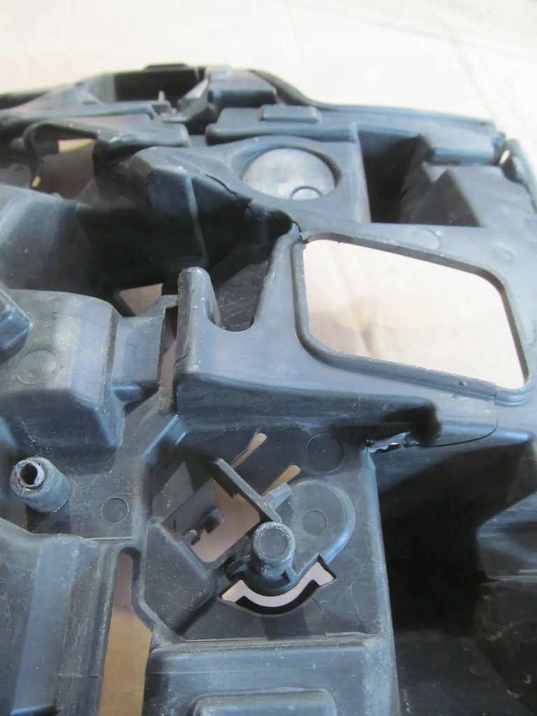 Volvo v40 2 ii cc 12-19 направляющая кронштейн бампера правый перед правое c402 Киев