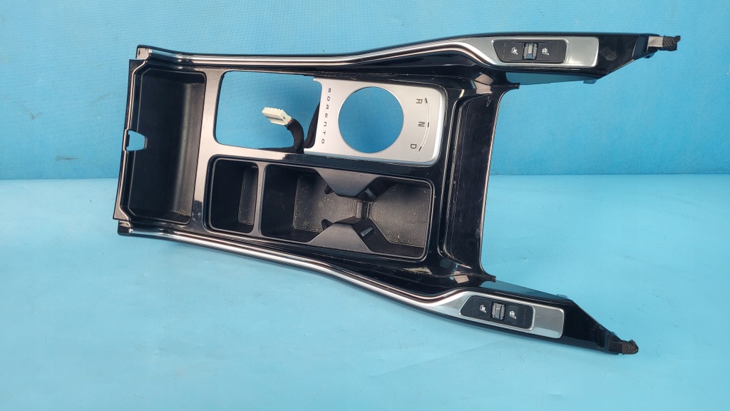 Kia sorento iv панель рамка вибірник тунелю середнього 84651-p2000 Недорого