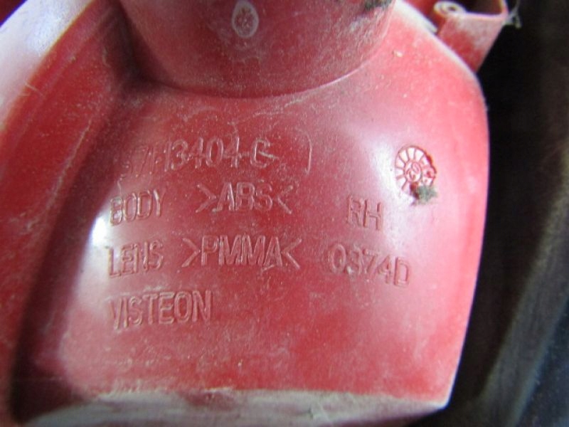 фото №4, Ford mondeo mk3 лампа задня права kombi + вкладиш