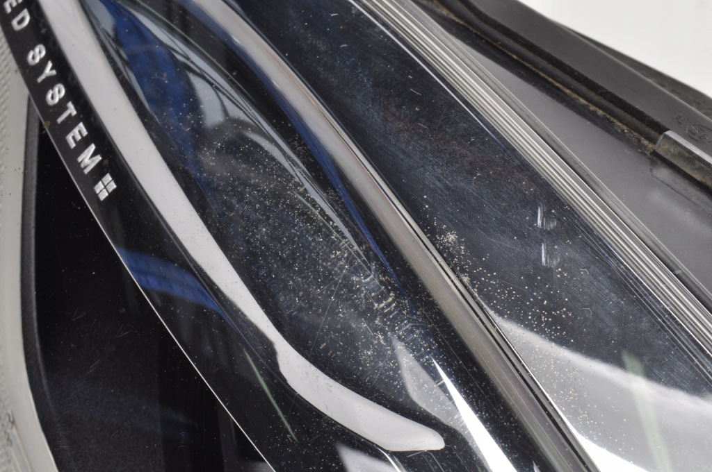 Volvo v40 2 фара правий передня правий перед uk full led 31677021 Ціна