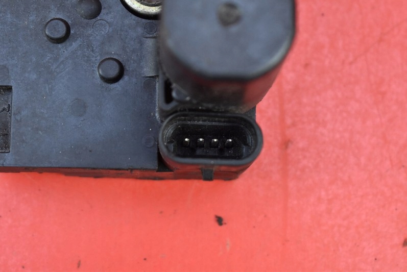 фото №6, Замок дверь левый задняя alfa romeo 156 sedan 00r