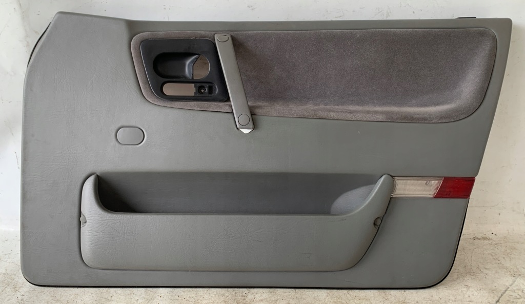 Купити Обшивка двері правий перед saab 9000 рестайлінг