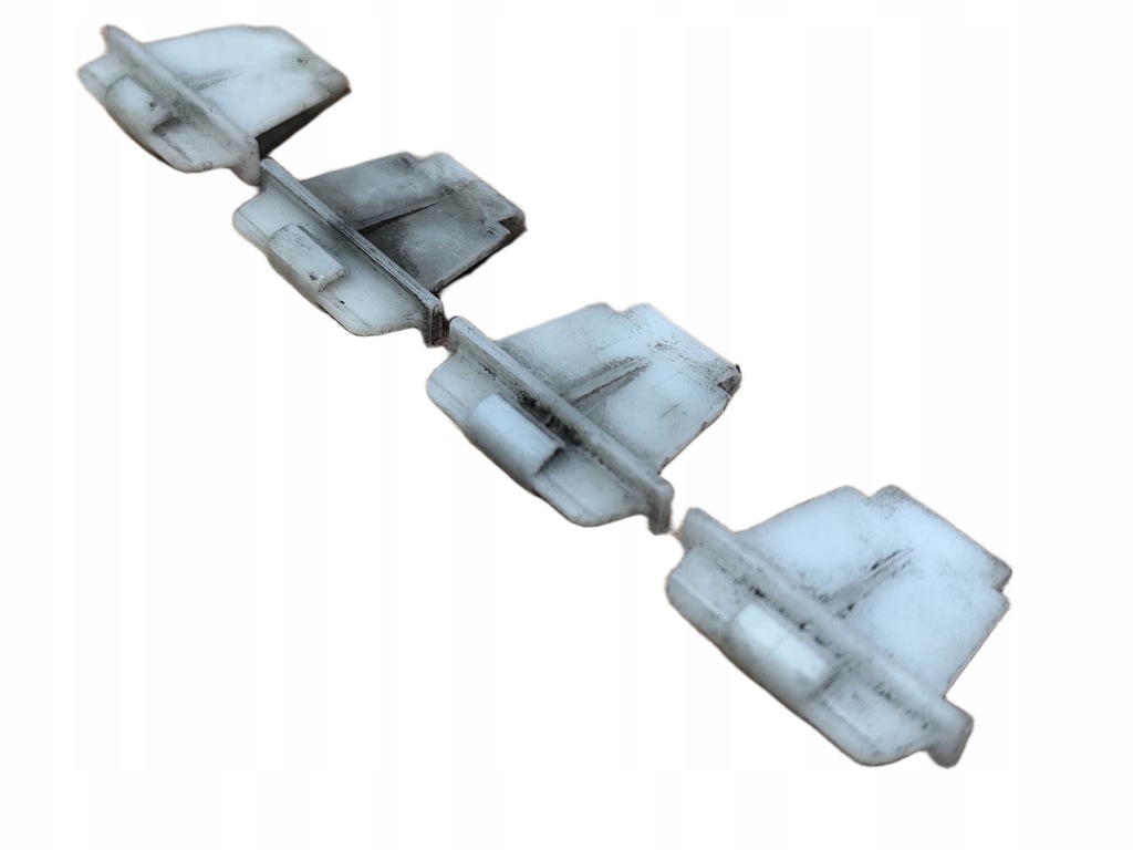 фото №6, Audi a8 d2 99-02 клипса накладки бампера хром задняя клипсы штифт 4d0807249a