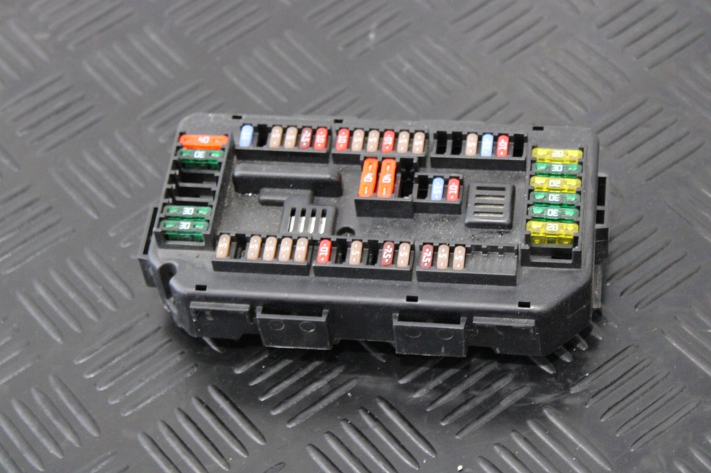 фото №1, Коробка запобіжників bmw 3 f30 f31 9337879